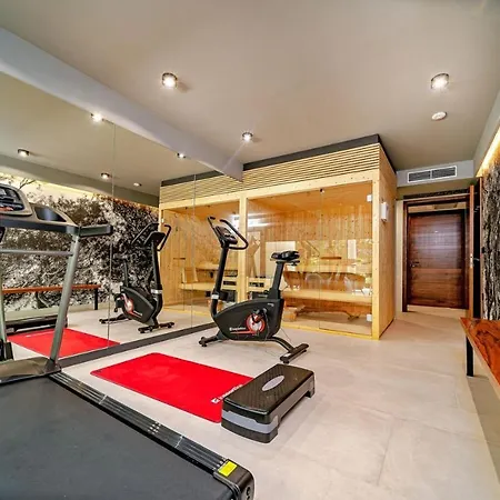 Villa Luxury Delight Ii With Pool, Gym, Sauna And Jacuzzi