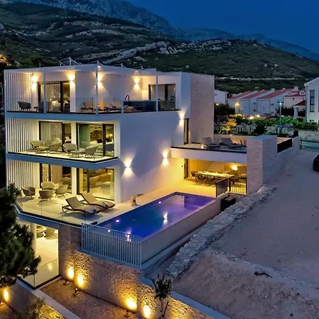 Luxury Delight Ii With Pool, Gym, Sauna And Jacuzzi Promajna