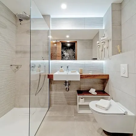 Luxury Delight Ii With Pool, Gym, Sauna And Jacuzzi Villa *