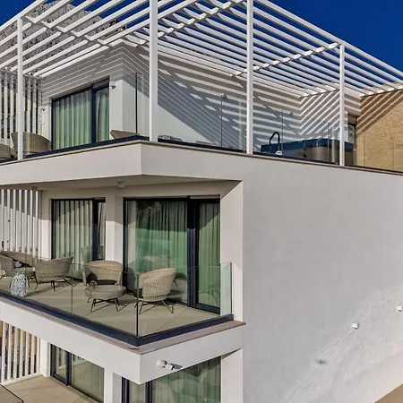 Luxury Delight Ii With Pool, Gym, Sauna And Jacuzzi Villa *