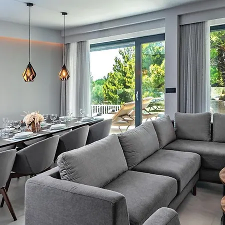 Luxury Delight Ii With Pool, Gym, Sauna And Jacuzzi Villa *