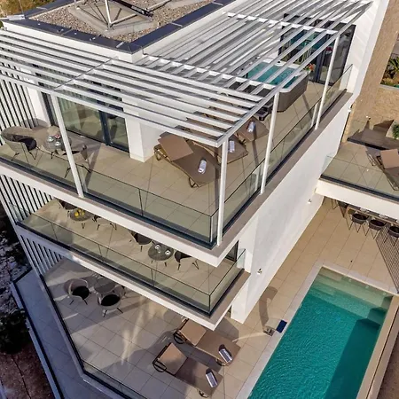 Luxury Delight Ii With Pool, Gym, Sauna And Jacuzzi Villa
