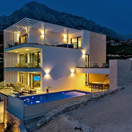 Luxury Delight Ii With Pool, Gym, Sauna And Jacuzzi Villa *