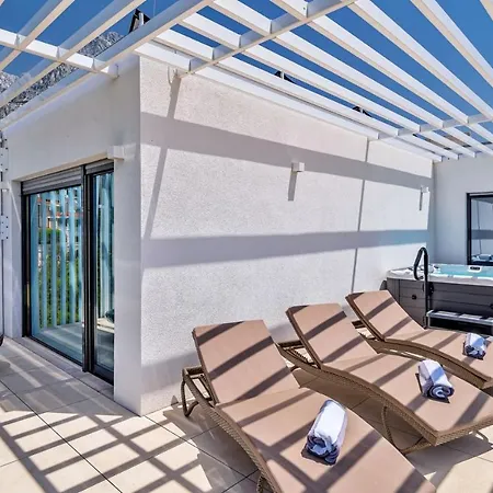 Luxury Delight Ii With Pool, Gym, Sauna And Jacuzzi Villa *