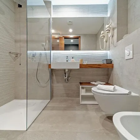 Villa Luxury Delight Ii With Pool, Gym, Sauna And Jacuzzi