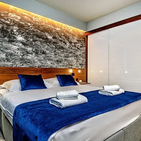 Villa Luxury Delight Ii With Pool, Gym, Sauna And Jacuzzi Promajna