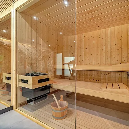 Luxury Delight Ii With Pool, Gym, Sauna And Jacuzzi * Promajna