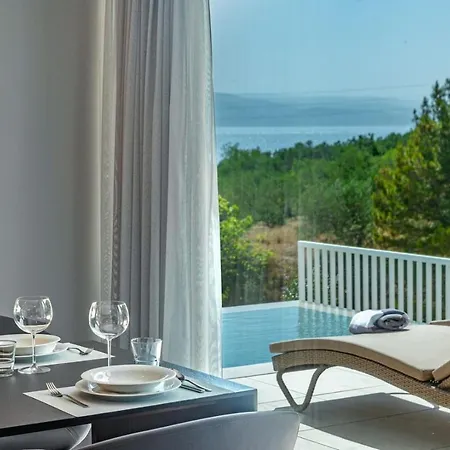 Luxury Delight Ii With Pool, Gym, Sauna And Jacuzzi * Promajna