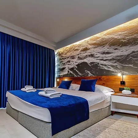 Villa Luxury Delight Ii With Pool, Gym, Sauna And Jacuzzi