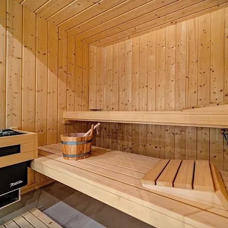 Luxury Delight Ii With Pool, Gym, Sauna And Jacuzzi * Promajna