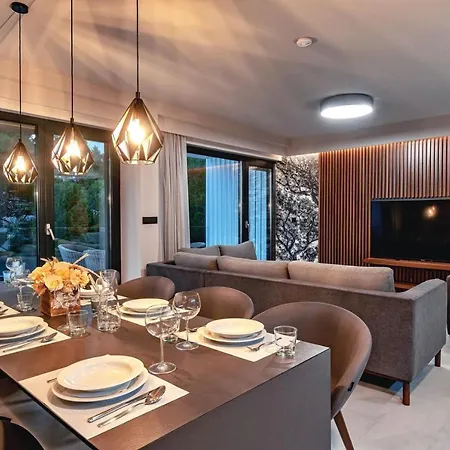 Luxury Delight Ii With Pool, Gym, Sauna And Jacuzzi