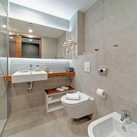 Luxury Delight Ii With Pool, Gym, Sauna And Jacuzzi Villa Promajna