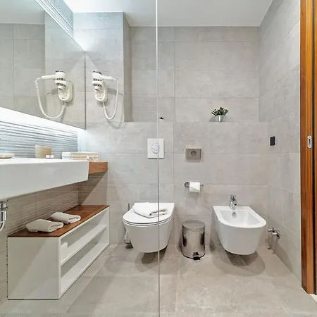Luxury Delight Ii With Pool, Gym, Sauna And Jacuzzi Villa *